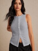 Top de Tanque Estilo Clásico con Botones y Raja Frontal