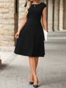 Vestido Mini de Punto Negro Elegante con Cintura Entallada