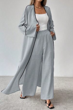 Conjunto de Abrigo Largo y Pantalones Anchos con Contraste