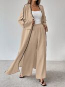 Conjunto de Abrigo Largo y Pantalones Anchos con Contraste