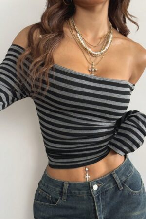 Remera a Rayas Gris y Negro, Hombros Descubiertos, Manga Larga