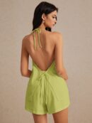 Set Casual de Verano con Top Halter y Shorts