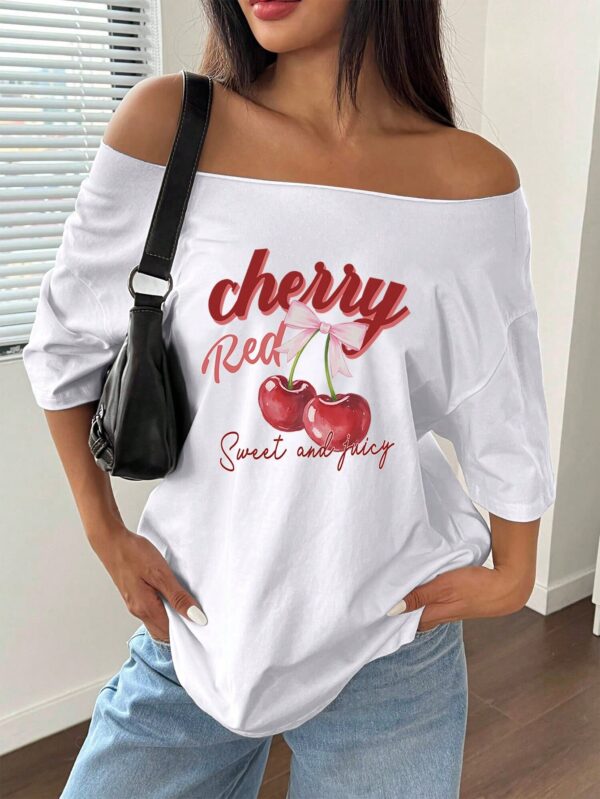 Remera Asimétrica Estampada de Hibiscus y Hombro Descubierto - Image 19
