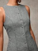 Vestido Corto Casual de Lana a Cuadros con Botones Frontales