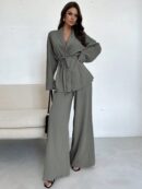 Set Elegante y Casual de Shacket y Pantalón con Cinturón