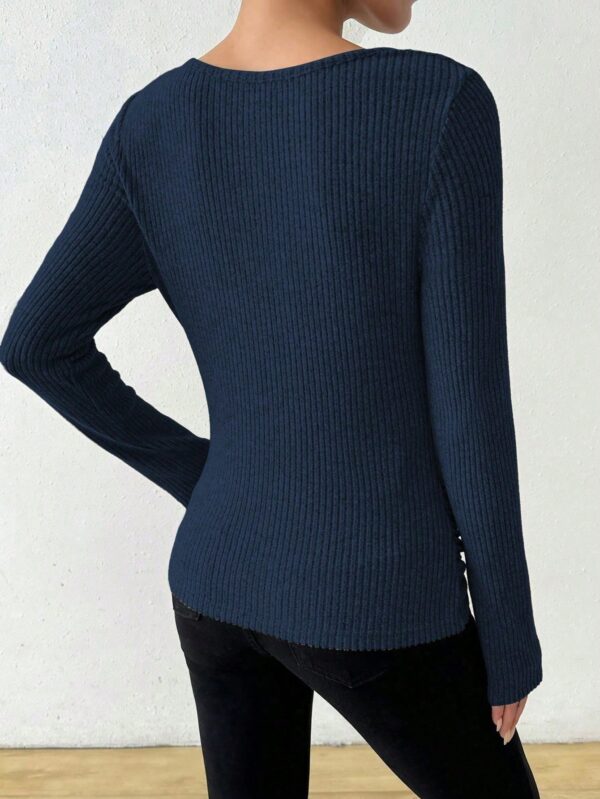 Camiseta Asimétrica Vintage con Cuello Drapeado y Manga Larga Ajustada - Image 93