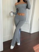 Set de Top Corto y Pantalones Acampanados con Hombros Descubiertos