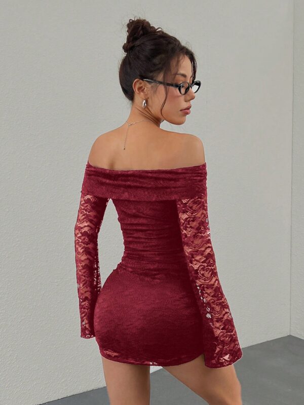 Vestido Bodycon de Encaje con Hombros Descubiertos - Image 8