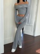 Set de Top Corto y Pantalones Acampanados con Hombros Descubiertos
