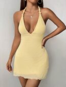 Vestido Amarillo de Malla Petite con Cuello Halter
