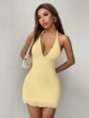 Vestido Amarillo de Malla Petite con Cuello Halter