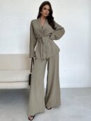 Set Elegante y Casual de Shacket y Pantalón con Cinturón