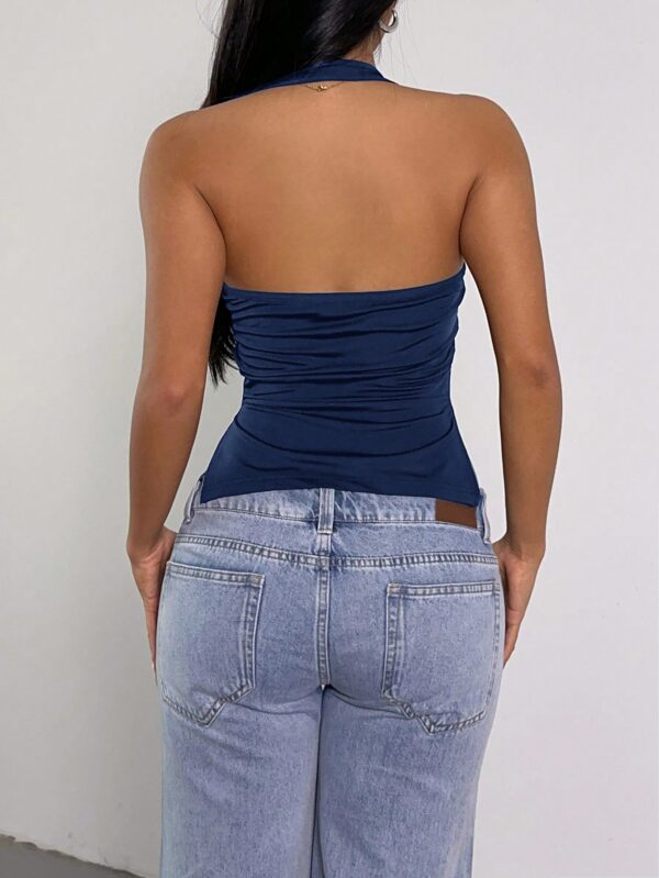 Top Estilo Halter con Espalda Descubierta y Detalles Metálicos - Image 37