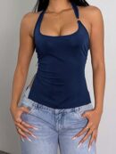 Top Estilo Halter con Espalda Descubierta y Detalles Metálicos