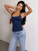 Top Estilo Halter con Espalda Descubierta y Detalles Metálicos