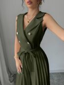 Mono Elegante de Doble Botonadura con Pliegues y Cinturón