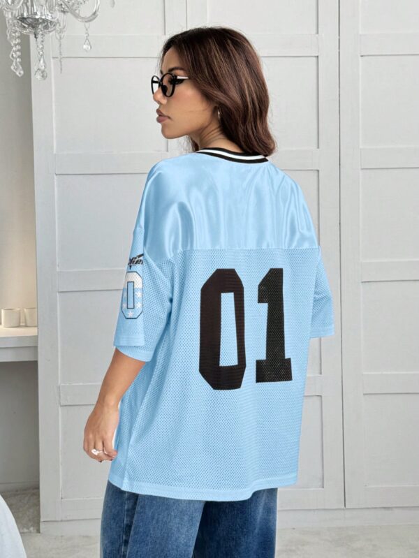 Camiseta Deportiva de Malla con Estampado de Números y Letras - Image 53