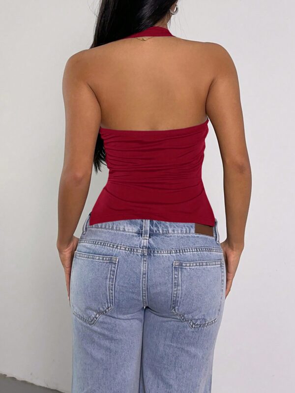 Top Estilo Halter con Espalda Descubierta y Detalles Metálicos - Image 16
