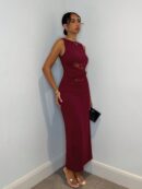 Vestido Largo Elegante con Detalles de Encaje y Abertura