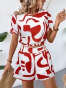 Conjunto Casual de Crop Top y Shorts con Estampado Geométrico