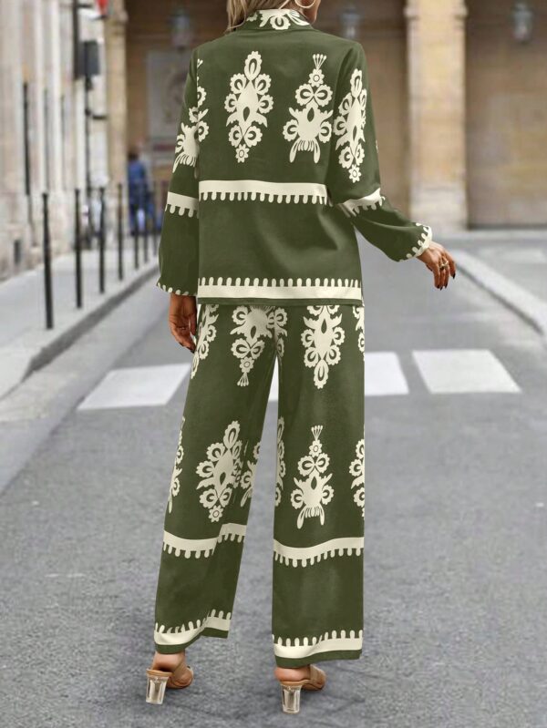 Conjunto Casual de Pantalón y Blusa Manga Larga Estampada - Image 12