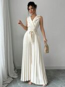 Mono Elegante de Doble Botonadura con Pliegues y Cinturón