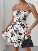 Vestido Corto Boho con Tirantes y Estampado Floral