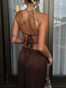 Conjunto Casual de Top Bandeau y Falda en Color Sólido