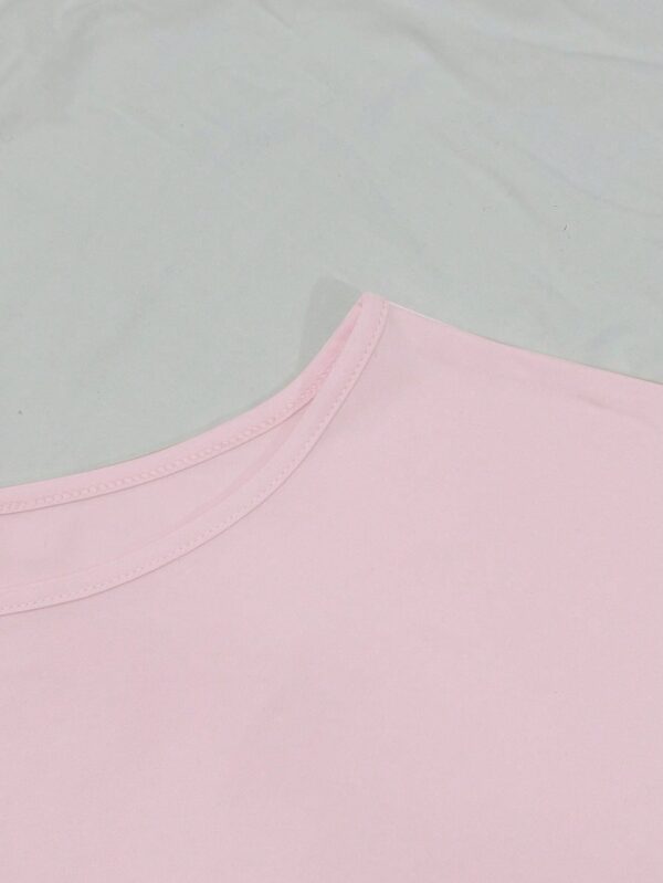 Remera Asimétrica de Manga Larga, Corte Cropped y Cuello Desnudo - Image 54