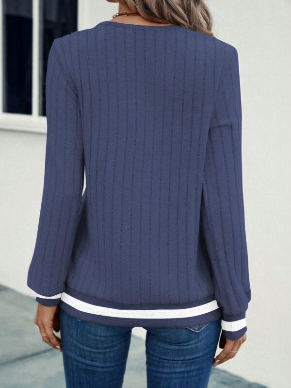Sudadera Casual de Cuello V con Textura Acanalada y Manga Larga - Image 8