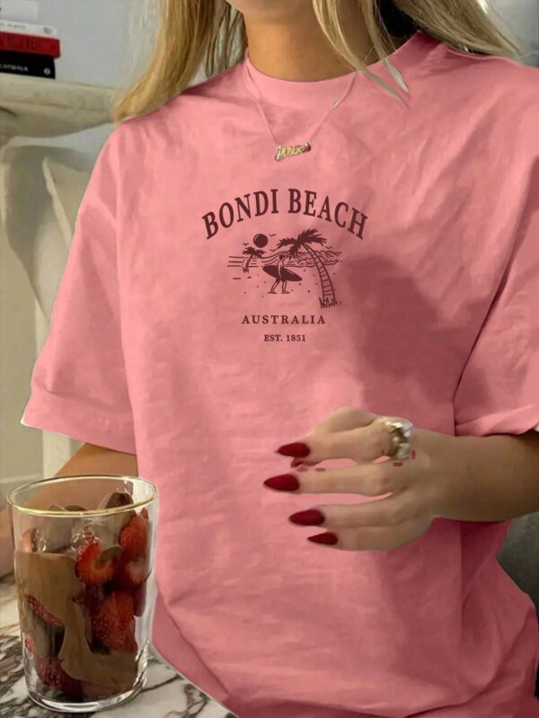 Remera Casual de Manga Corta con Estampa de Playa Bondi - Image 16