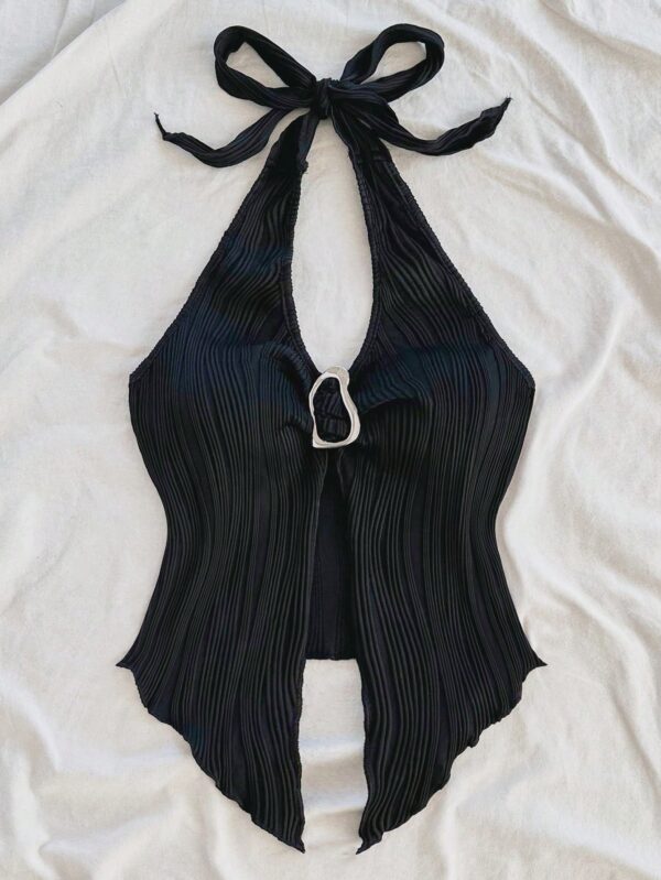 Camisola Negro Elegante con Hebilla Metálica y Dobladillo Asimétrico - Image 4