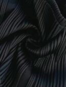 Camisola Negro Elegante con Hebilla Metálica y Dobladillo Asimétrico