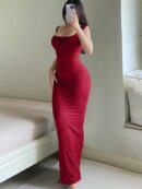 Vestido Ajustado de Cuello Redondo en Color Sólido