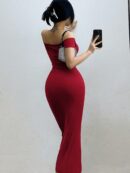 Vestido Ajustado de Cuello Redondo en Color Sólido
