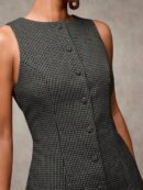 Vestido Corto Casual de Lana a Cuadros con Botones Frontales