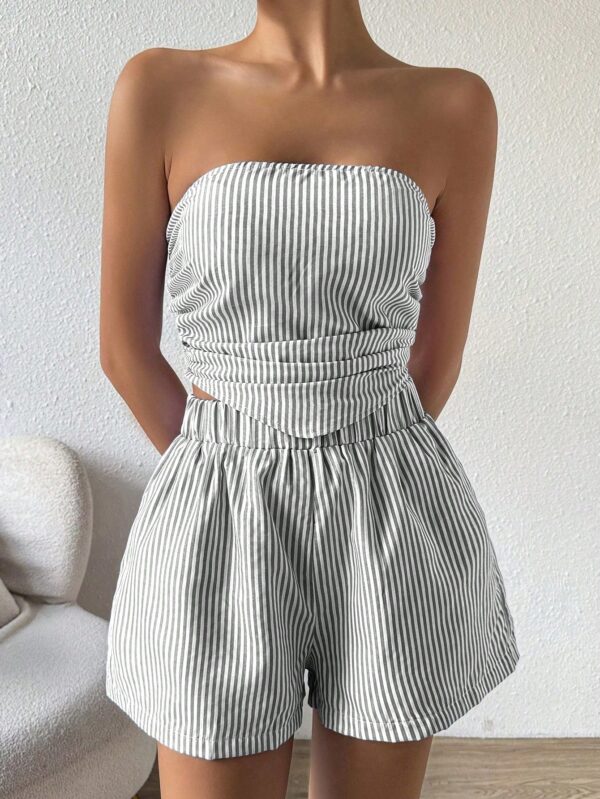 Set Casual 2 piezas: Top Bandeau a Rayas y Shorts con Bolsillo - Image 11