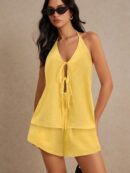 Set Casual de Verano con Top Halter y Shorts
