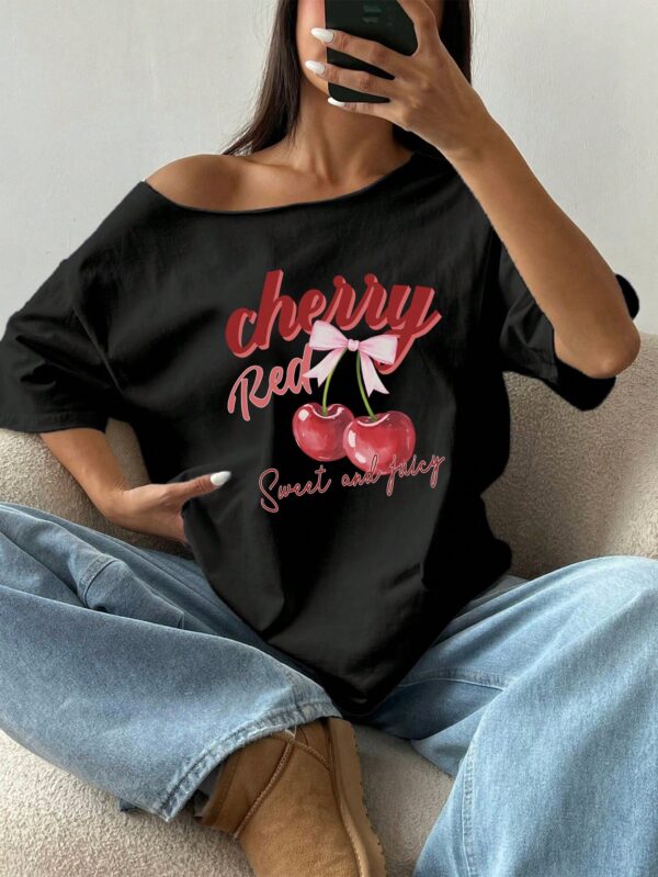 Remera Asimétrica Estampada de Hibiscus y Hombro Descubierto - Image 9