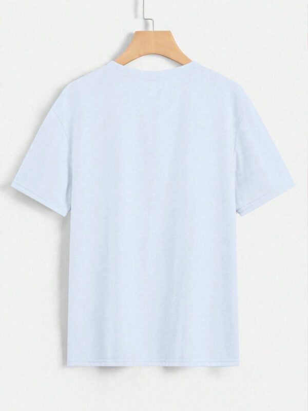 Remera Casual de Manga Corta con Estampa de Letras - Image 9