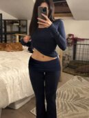 Conjunto Casual de Top Ajustado y Pantalones Acampanados