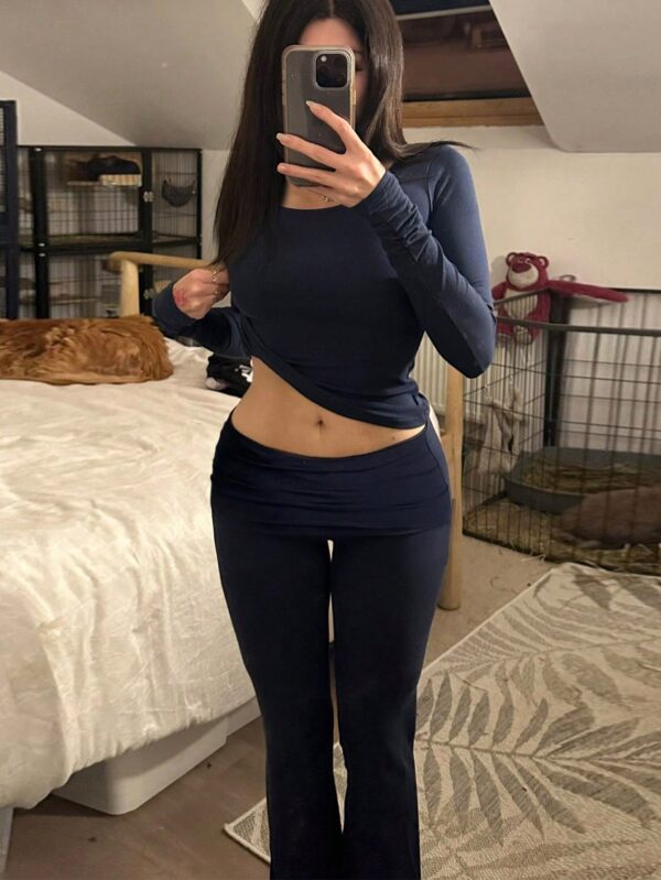 Conjunto Casual de Top Ajustado y Pantalones Acampanados - Image 14