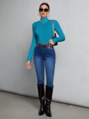 Top Cuello Alto Ajustado en Color Sólido Ideal para Otoño e Invierno