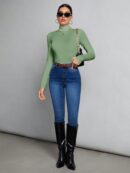 Top Cuello Alto Ajustado en Color Sólido Ideal para Otoño e Invierno