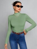 Top Cuello Alto Ajustado en Color Sólido Ideal para Otoño e Invierno