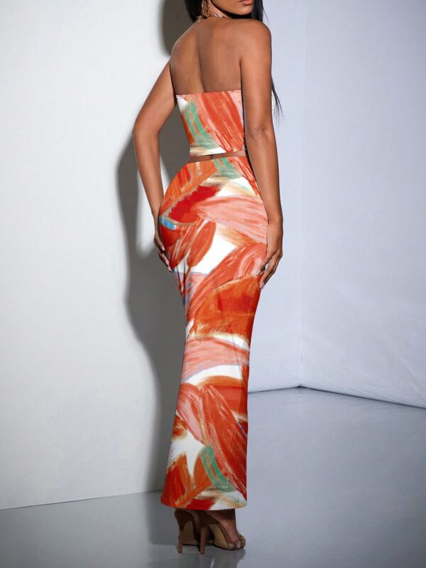 Conjunto de Crop Top y Falda Asimétrica con Estampado Floral - Image 7