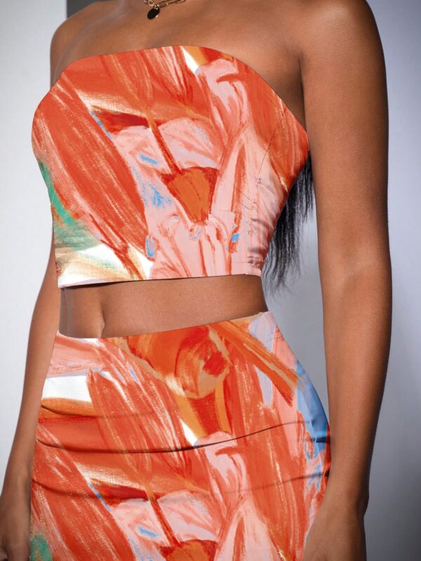 Conjunto de Crop Top y Falda Asimétrica con Estampado Floral - Image 9