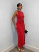 Vestido Largo Elegante con Detalles de Encaje y Abertura