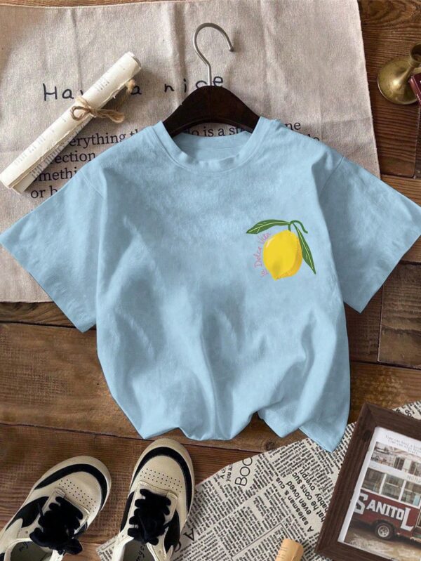 Camiseta Casual con Estampado de Limones y Cuello Redondo - Image 22