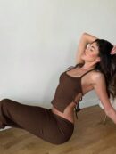 Set Veraniego de 2 Piezas: Top Halter Espalda Descubierta y Mini Falda